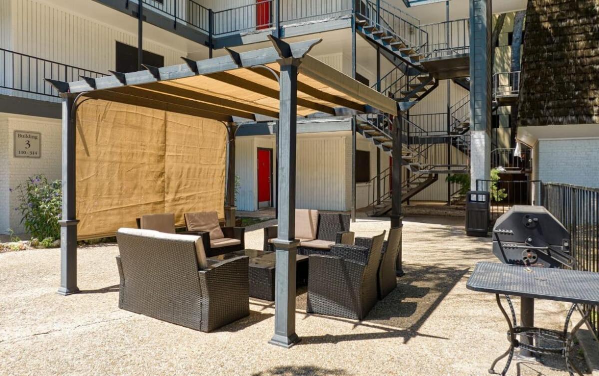 Your Comfy King Suite Getaway - Sleeps 4 - Pool, Prkg Austin Exterior photo