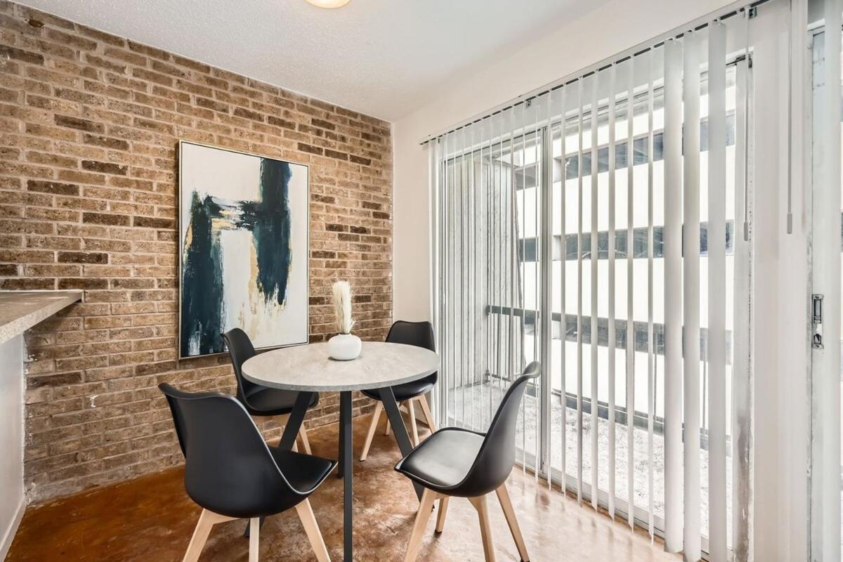 Your Comfy King Suite Getaway - Sleeps 4 - Pool, Prkg Austin Exterior photo